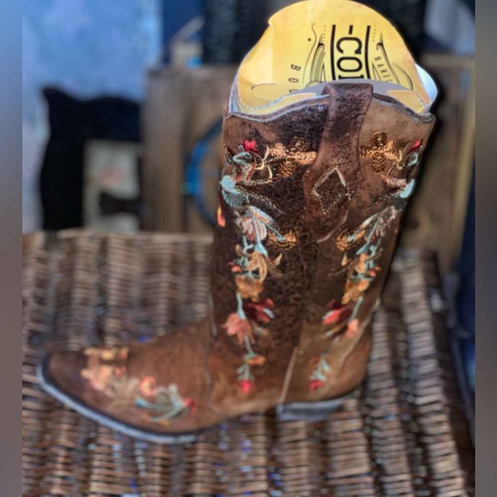 Coral lamb boots with beautiful embroidery.  Size 7 NIB